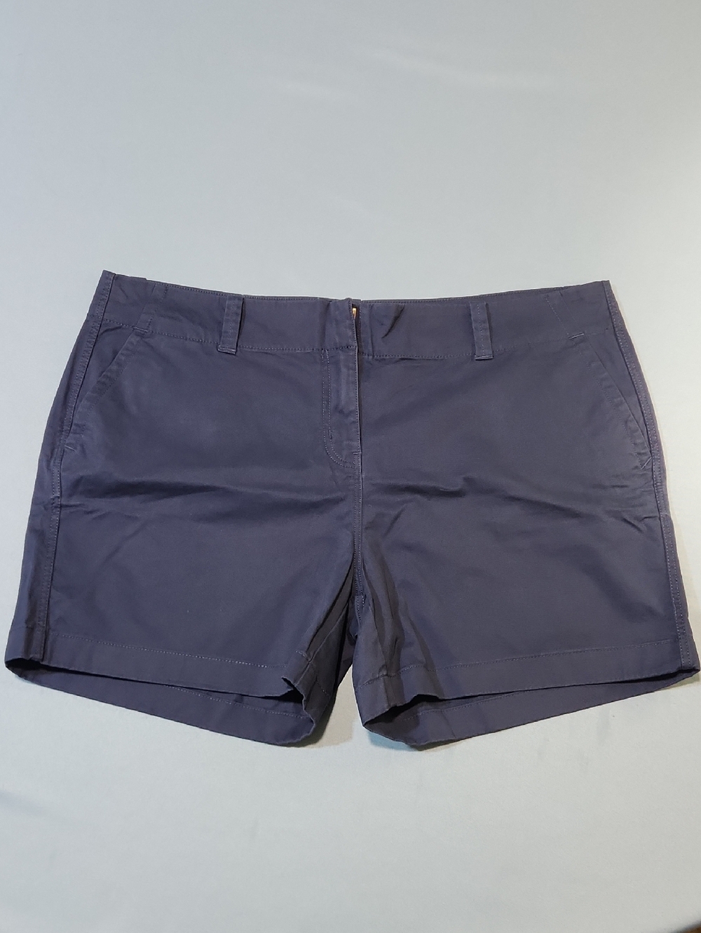 NWT Vineyard Vines Womens Navy Shorts. Size 16.